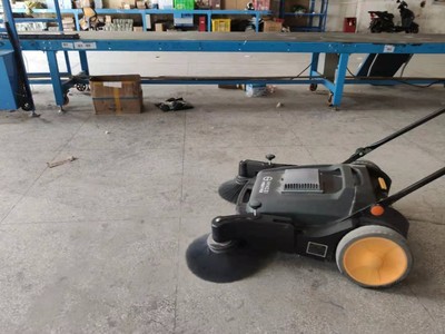 揚子掃地車(chē)廠(chǎng)家手推式掃地機客戶(hù)反饋