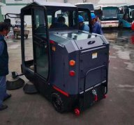 人工清掃效率低？用電動(dòng)掃地車(chē)