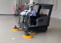 電動(dòng)掃地車(chē)廠(chǎng)家哪家好？?jì)r(jià)格怎么樣
